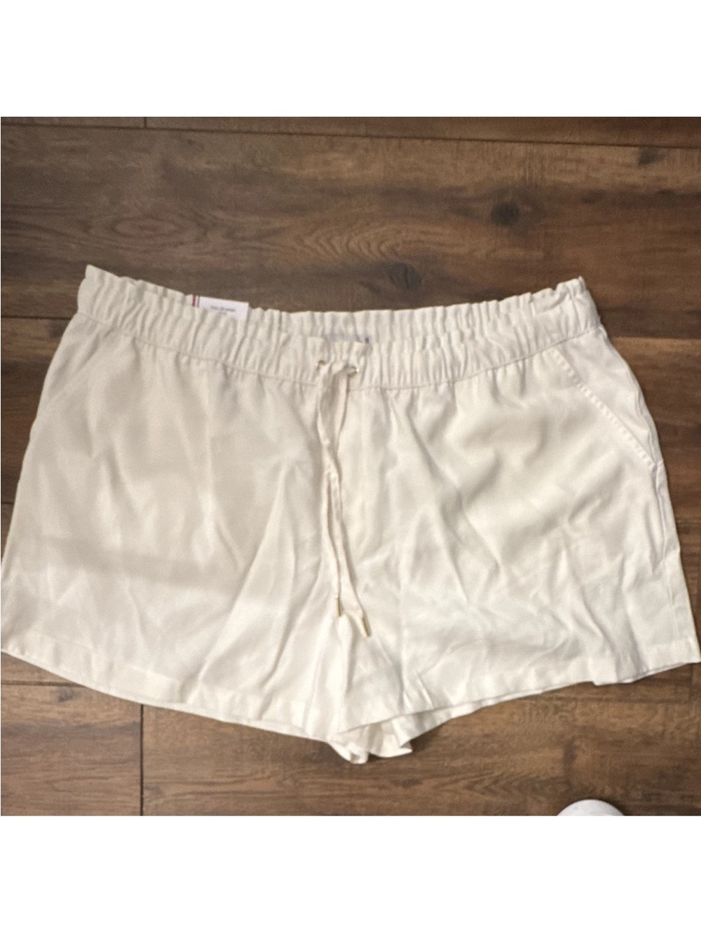 Tommy Hilfiger Off-White Shorts with Red Trim